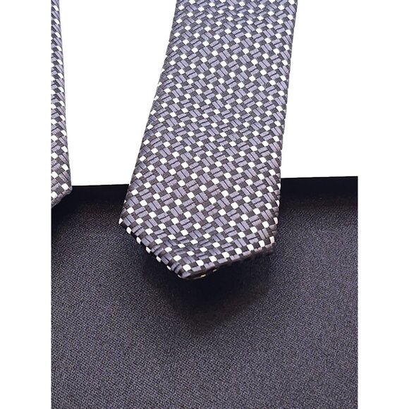 Bespoke New York Black & White Polka Dot Pattern Men's Neck Tie - Picture 11 of 13